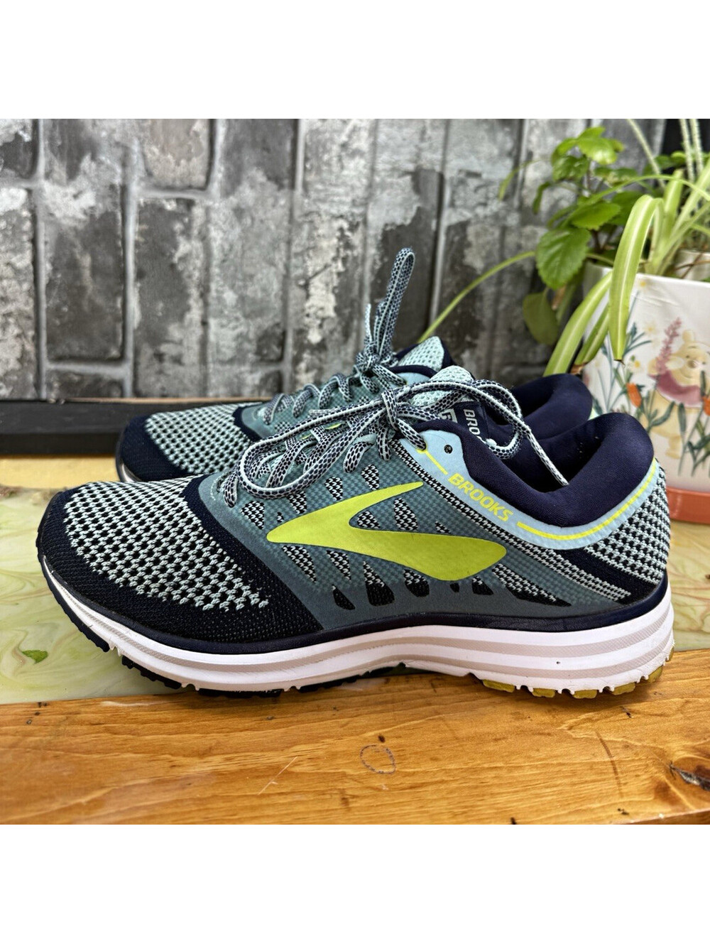 Brooks Revel Blue/Green/White Low Top Lace-Up Men's Sneaker Rubber Outsole B